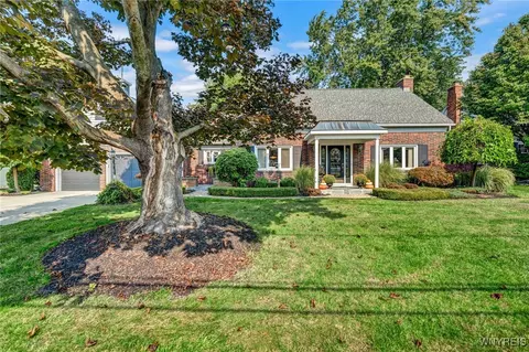 4900 Clifton Pkwy, Hamburg, NY 14075