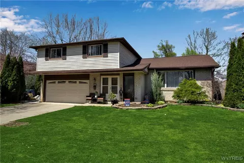 567 Cottonwood Dr, Amherst, NY 14221