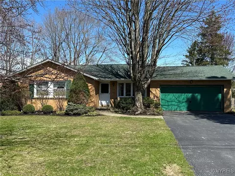 4730 Lilydale Dr, Hamburg, NY 14075