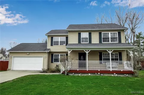 5704 Dover Rd, Lake View, NY 14085