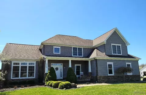 3846 Ontario Dr, Wheatfield, NY 14120