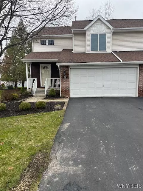 5401 Village Station Cir, Buffalo, NY 14221