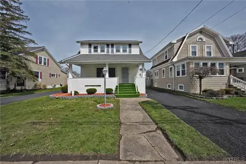 562 E Thompson St, North Tonawanda, NY 14120