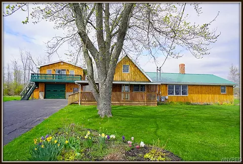6656 Riddle Rd, Royalton, NY 14094