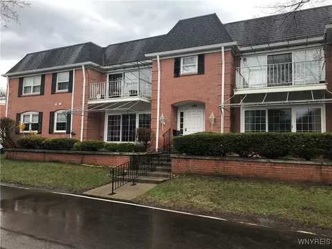 105 Homer Ln #H, Amherst, NY 14221