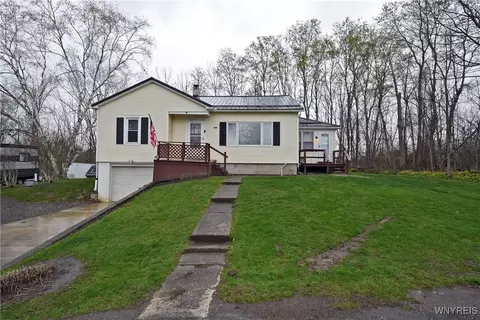 14058 N Division Rd, Collins, NY 14034