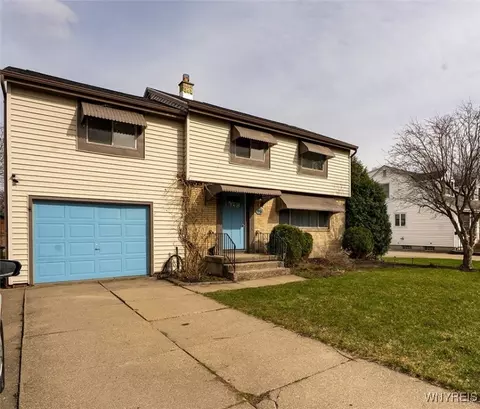 69 Cindy Dr, Amherst, NY 14221