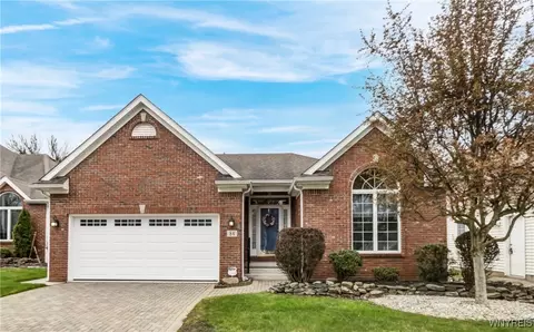 84 Thamesford Ln, Amherst, NY 14221