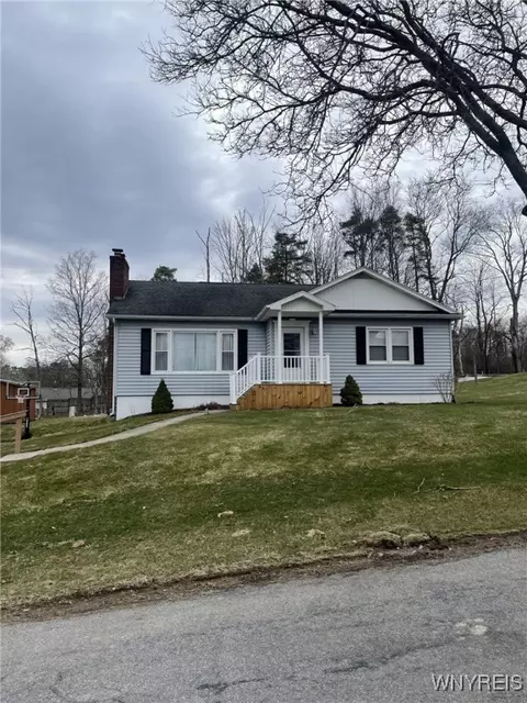 9 Cherry Ln, Busti, NY 14750
