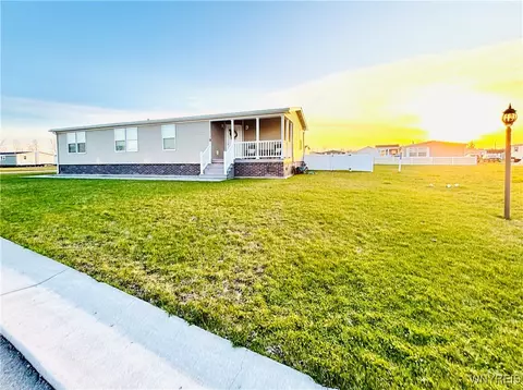 4408 Hurontario Trl, Niagara, NY 14304
