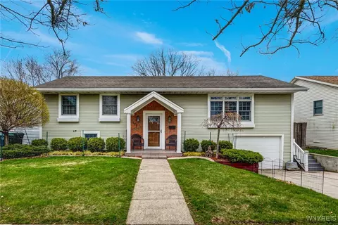 177 Brookside Ter W, Tonawanda, NY 14150