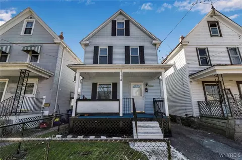 1011 Centre Ave, Niagara Falls, NY 14305