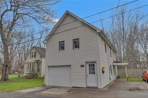1329 Belling Pl, North Tonawanda, NY 14120