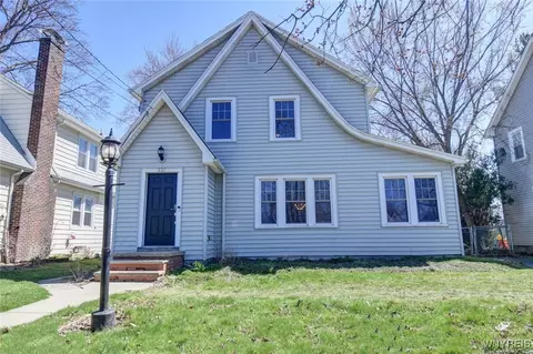 237 84th St, Niagara Falls, NY 14304
