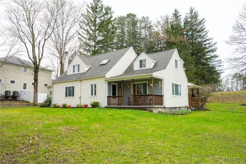266 Union Rd, West Seneca, NY 14224