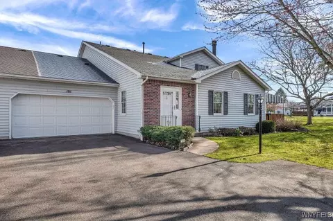 101 Stepping Stone Ln, Orchard Park, NY 14127