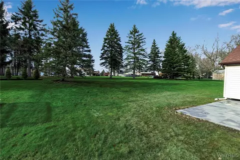 Exterior - 75 Wetherstone Dr, West Seneca, NY 14224 photo 4 of 4