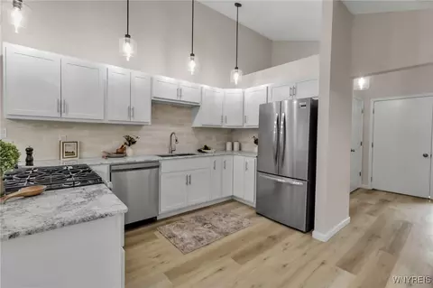 Kitchen - 75 Wetherstone Dr, West Seneca, NY 14224 photo 2 of 5