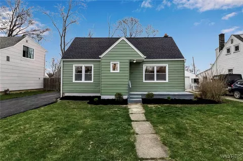 3331 Wallace Dr, Grand Island, NY 14072