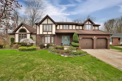 1444 Fairfield Dr, North Tonawanda, NY 14120