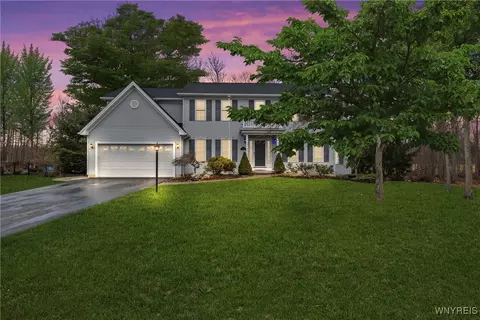 280 Lawrence Woods, Orchard Park, NY 14127
