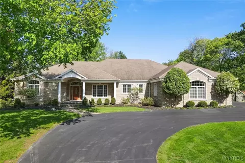 56 Sunset Ln, Orchard Park, NY 14127
