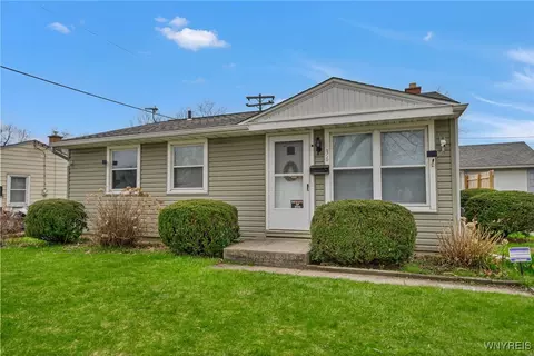 36 Glendale Ln, Cheektowaga, NY 14225