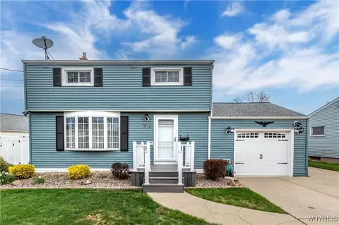 73 Deuro Dr, Niagara Falls, NY 14304
