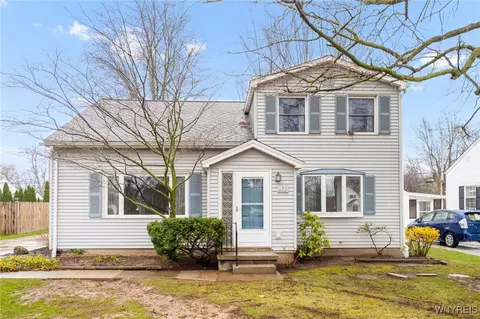 275 Hedstrom Dr, Amherst, NY 14226
