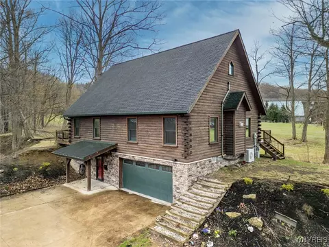 750 Olean Rd, Aurora, NY 14052