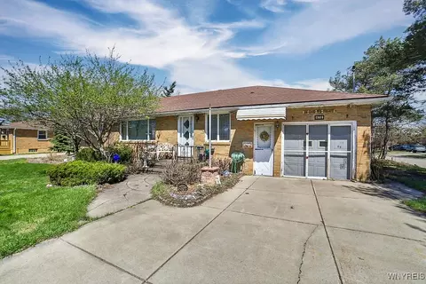 476 Center Rd, West Seneca, NY 14224