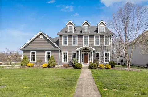 1 Worthington Ln, Lancaster, NY 14086