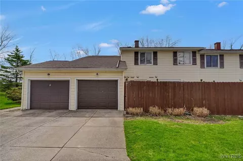 1 Pebble Creek Dr, Cheektowaga, NY 14227