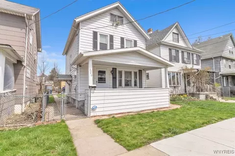 2240 Whitney Ave, Niagara Falls, NY 14301