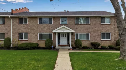 179 Old Lyme Dr #4, Amherst, NY 14221