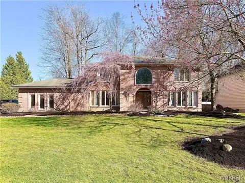 134 Crestwood Ln, Amherst, NY 14221