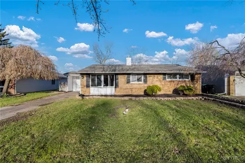 69 Burnside Dr, Tonawanda, NY 14150