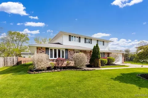89 Morningside Dr, Grand Island, NY 14072