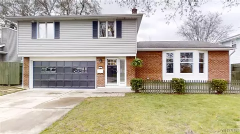 287 Clearfield Dr, Amherst, NY 14221