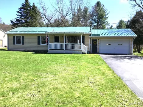 614 W Falls Rd, Aurora, NY 14170