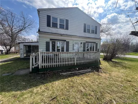 4701 Witmer Rd, Niagara, NY 14305