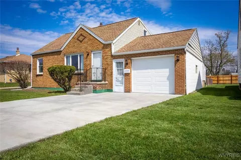 15 Petan Dr, Cheektowaga, NY 14225