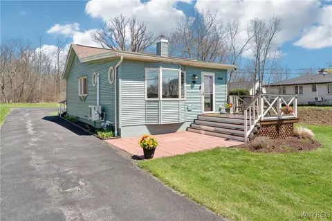 1583 W River Rd, Grand Island, NY 14072