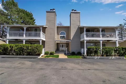 1260 Youngs Rd #F, Amherst, NY 14221