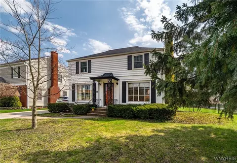 258 Berryman Dr, Amherst, NY 14226