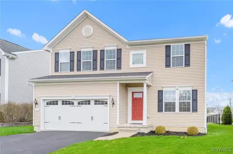 77 Waterway Ln, Amherst, NY 14228