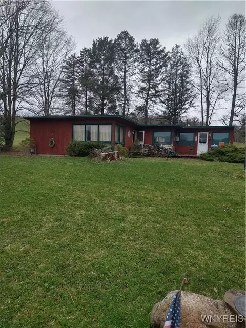 10891 Fairview Rd, Farmersville Station, NY 14060