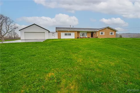 2364 Ridge Rd, Ransomville, NY 14131