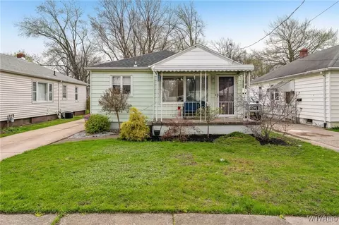 677 78th St, Niagara Falls, NY 14304