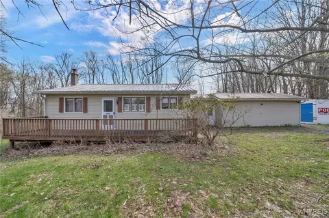 11450 1st St, Dayton, NY 14041